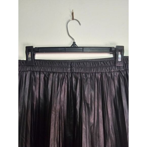 Skies Are Blue Women's Sz L Black Faux Leather Pleated Midi Skirt - Picture 5 of 8